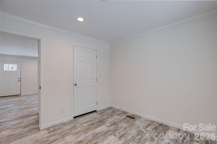 Spacious, unfurnished interior of a new home in , Chester (Image 29).