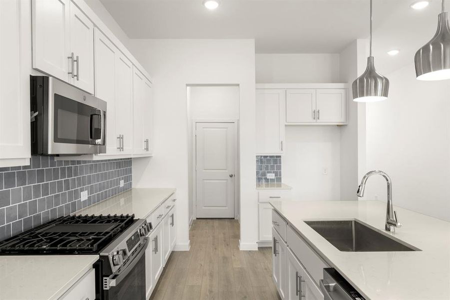 12. 1516 Eagle Meadow - Kitchen (3) 12. 1516 Eagle Meadow - Kitchen (3)