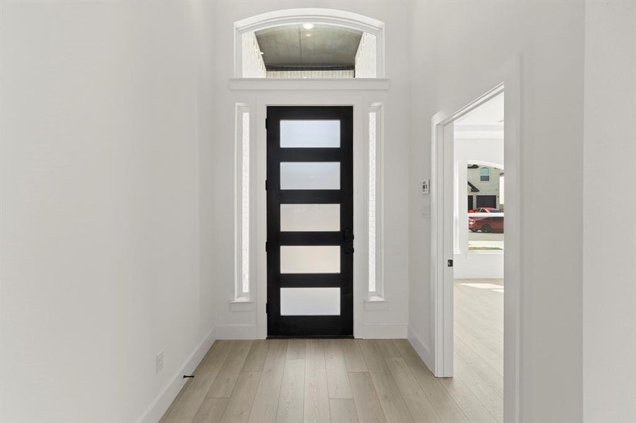 03. 9613 Westchester - Entry