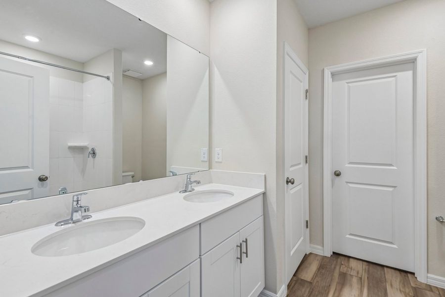 Furnished interior view inside a new home in Pasadena Ridge, Dade City (Image 12).