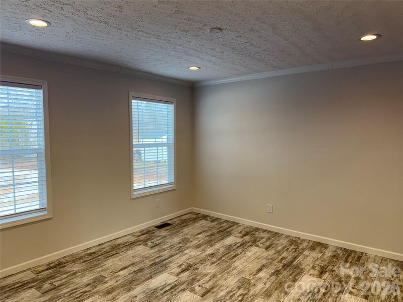 Spacious, unfurnished interior of a new home in , Statesville (Image 10).