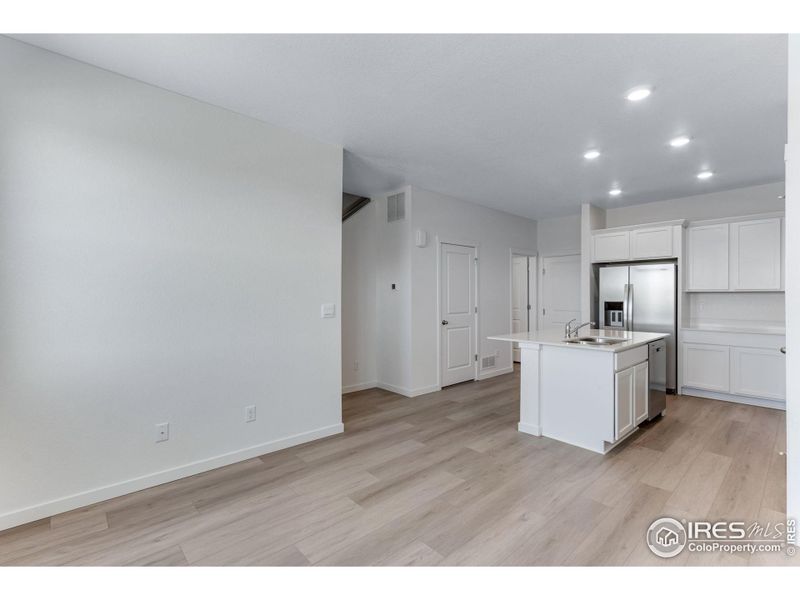 Spacious, unfurnished interior of a new home in Vista Meadows, Fort Lupton (Image 16).