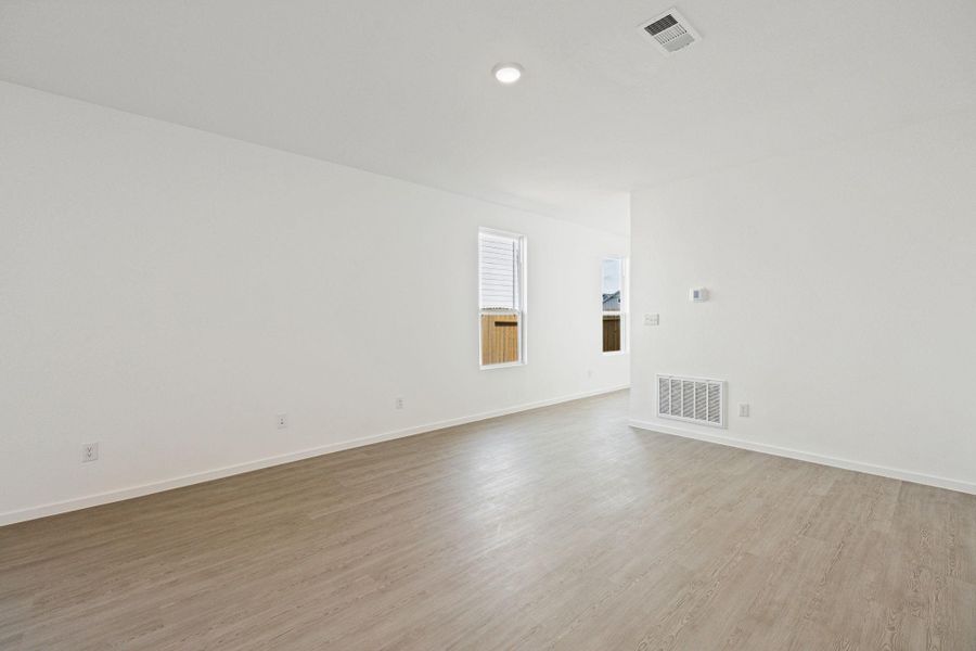 Spacious, unfurnished interior of a new home in Montgomery Bend, Montgomery (Image 23).