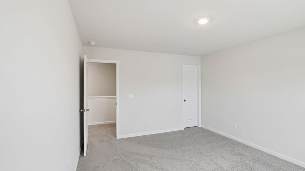 Spacious, unfurnished interior of a new home in Woodglen, Piedmont (Image 27).