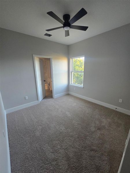 Spacious, unfurnished interior of a new home in , Houston (Image 7).