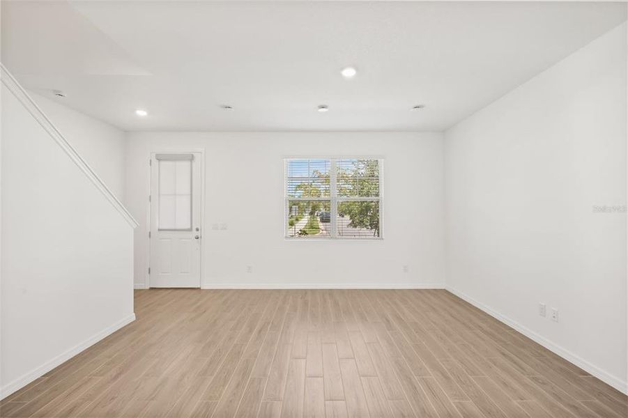 Spacious, unfurnished interior of a new home in , Winter Garden (Image 32). Spacious, unfurnished interior of a new home in , Winter Garden (Image 32).