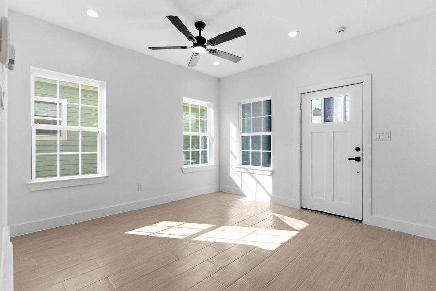 Spacious, unfurnished interior of a new home in , Houston (Image 16).