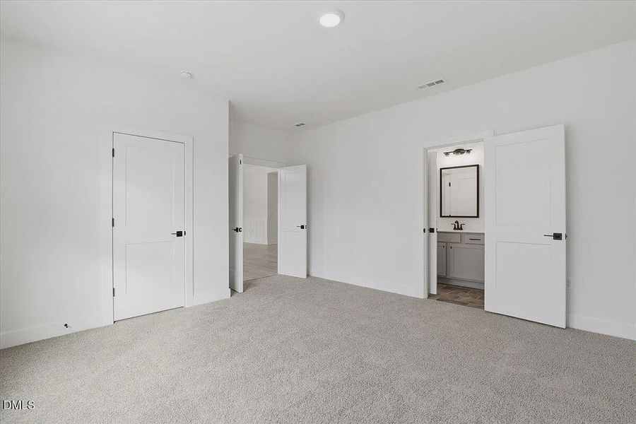 Spacious, unfurnished interior of a new home in Jackson Ridge, Pikeville (Image 28).