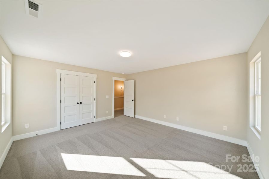 Spacious, unfurnished interior of a new home in , Monroe (Image 28).