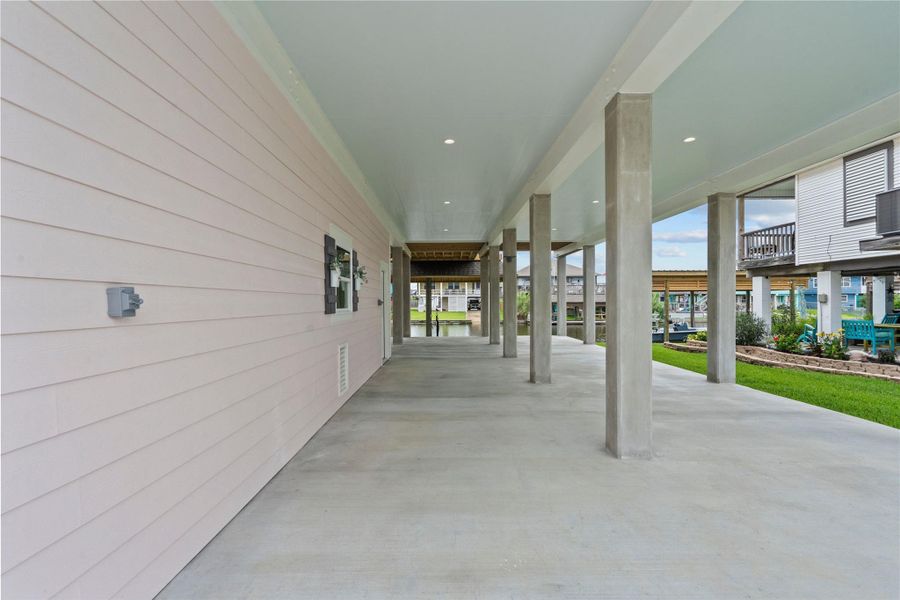 Exterior details and patio area of a home in , Bayou Vista (Image 23).