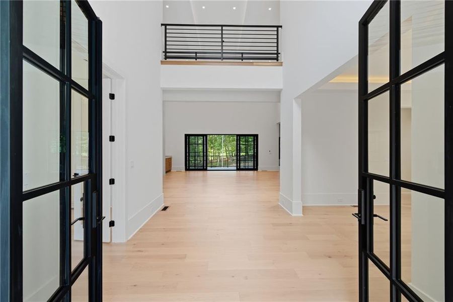 Spacious, unfurnished interior of a new home in , Alpharetta (Image 27).