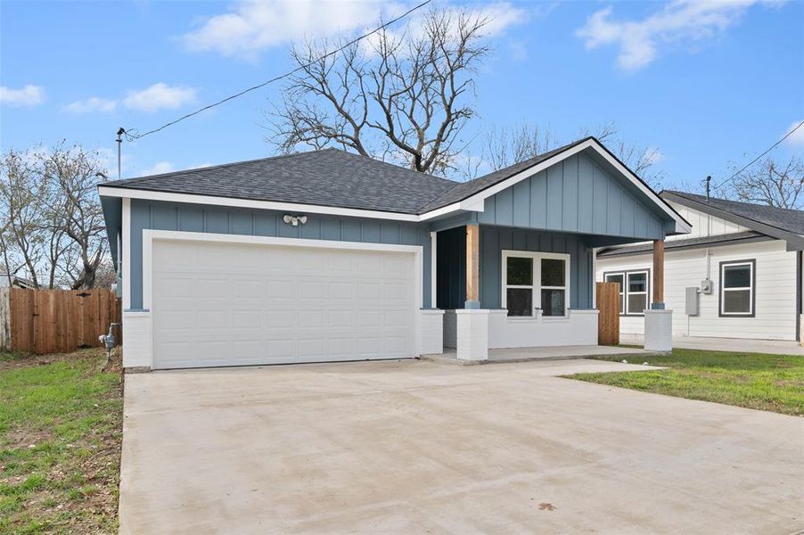 Front exterior of a new home in , Gainesville, TX, highlighting curb appeal (Image 16).
