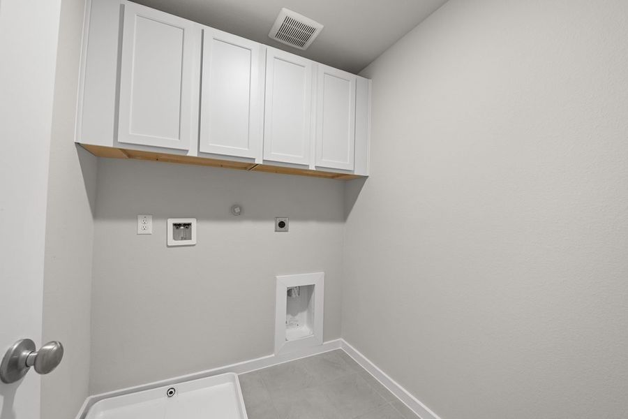 Spacious, unfurnished interior of a new home in Sierra Vista Townhomes, Rosharon (Image 14).