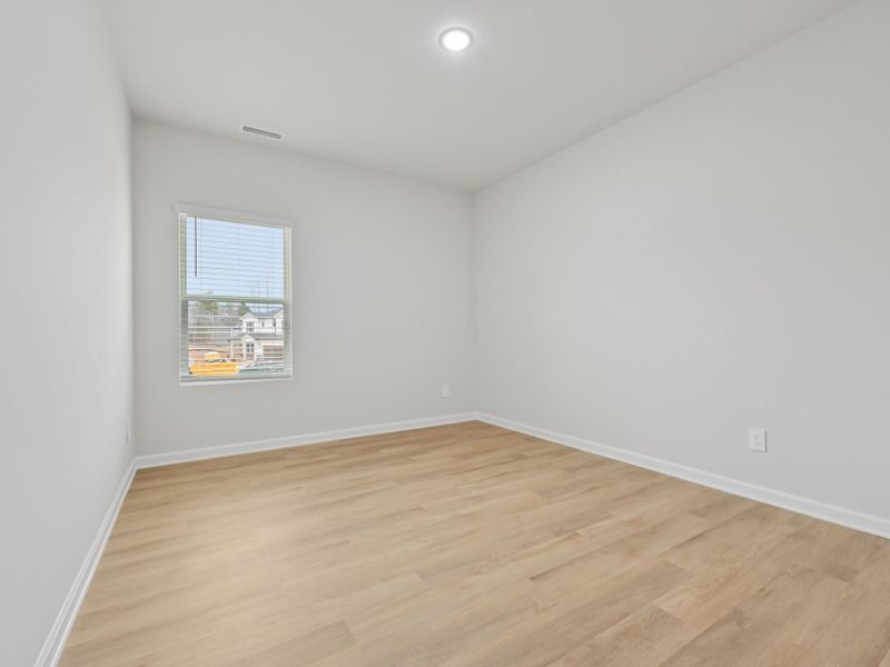 Spacious, unfurnished interior of a new home in Avalon Place - Signature Series, Durham (Image 10).