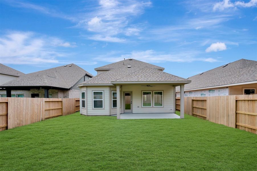Exterior details and patio area of a home in Sorella, Tomball (Image 3).