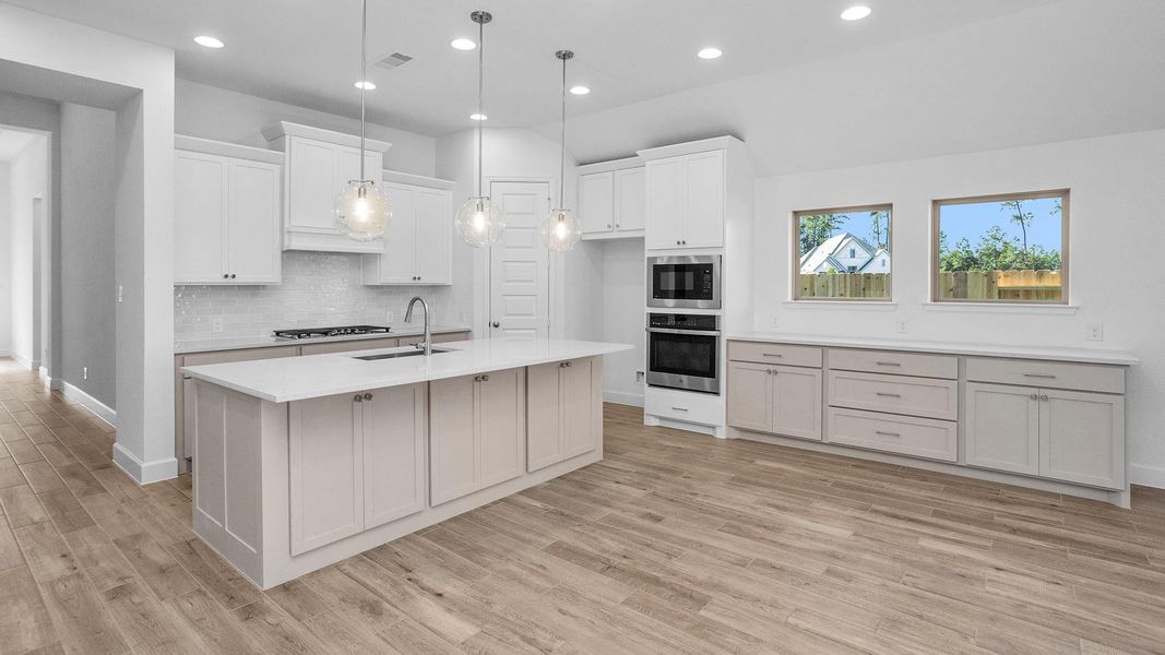 Furnished interior view inside a new home in Evergreen 50', Conroe (Image 7).