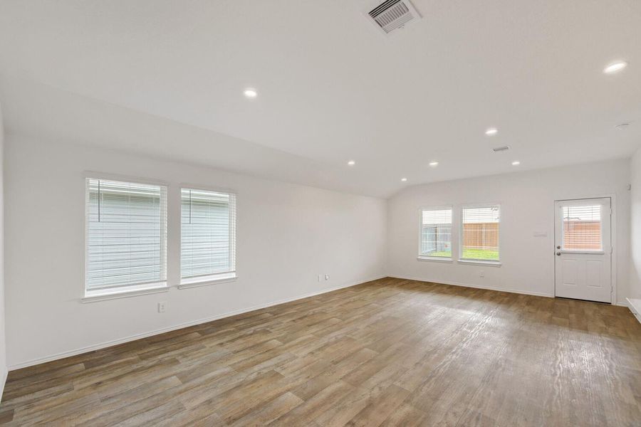 Spacious, unfurnished interior of a new home in , Fulshear (Image 16). Spacious, unfurnished interior of a new home in , Fulshear (Image 16).
