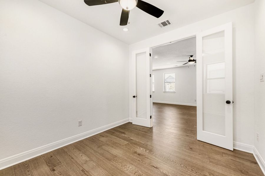 Spacious, unfurnished interior of a new home in The Porch at Du Pre, Buda (Image 19). Spacious, unfurnished interior of a new home in The Porch at Du Pre, Buda (Image 19).