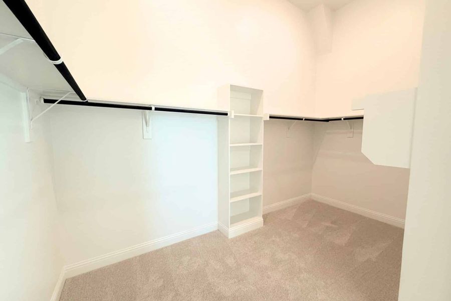 Spacious, unfurnished interior of a new home in Polo Ridge, Mesquite (Image 14).