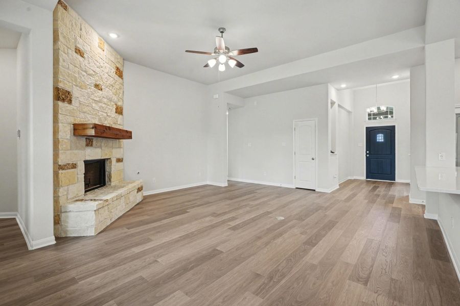 Spacious, unfurnished interior of a new home in Encino Estates, Dayton (Image 25).