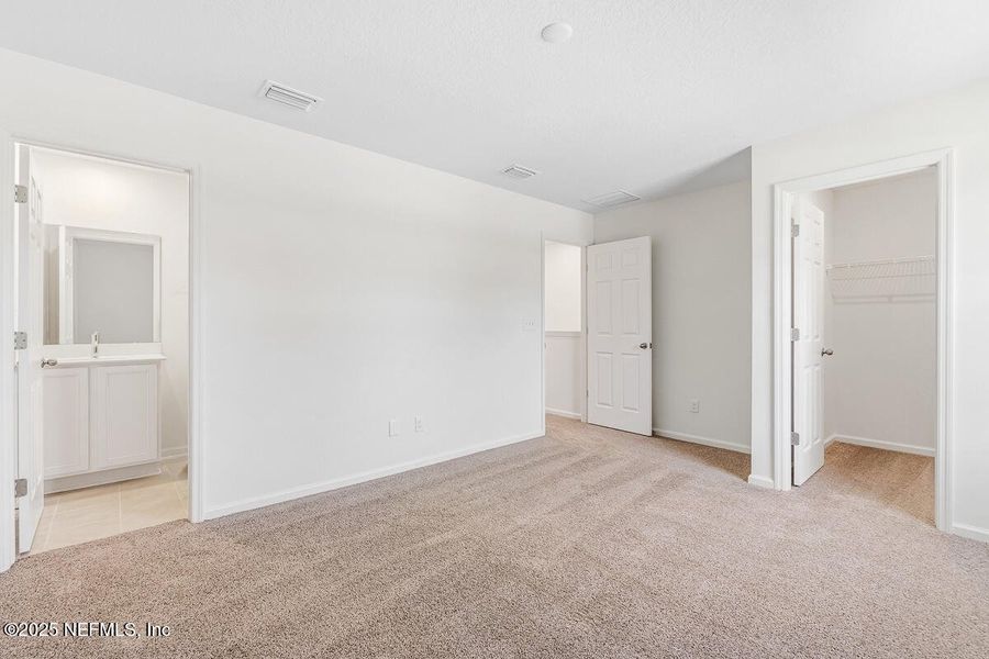 Spacious, unfurnished interior of a new home in , St. Augustine (Image 12).