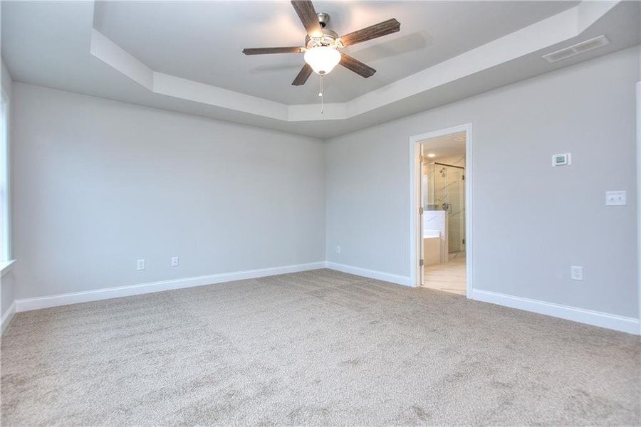 Spacious, unfurnished interior of a new home in , Homer (Image 38).