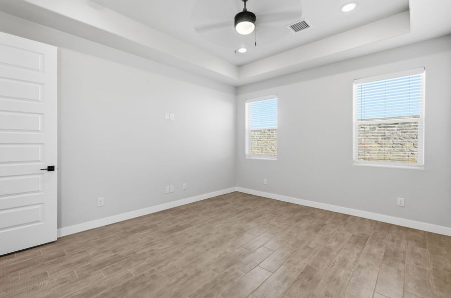 Spacious, unfurnished interior of a new home in Emerald Estates, El Paso (Image 22).