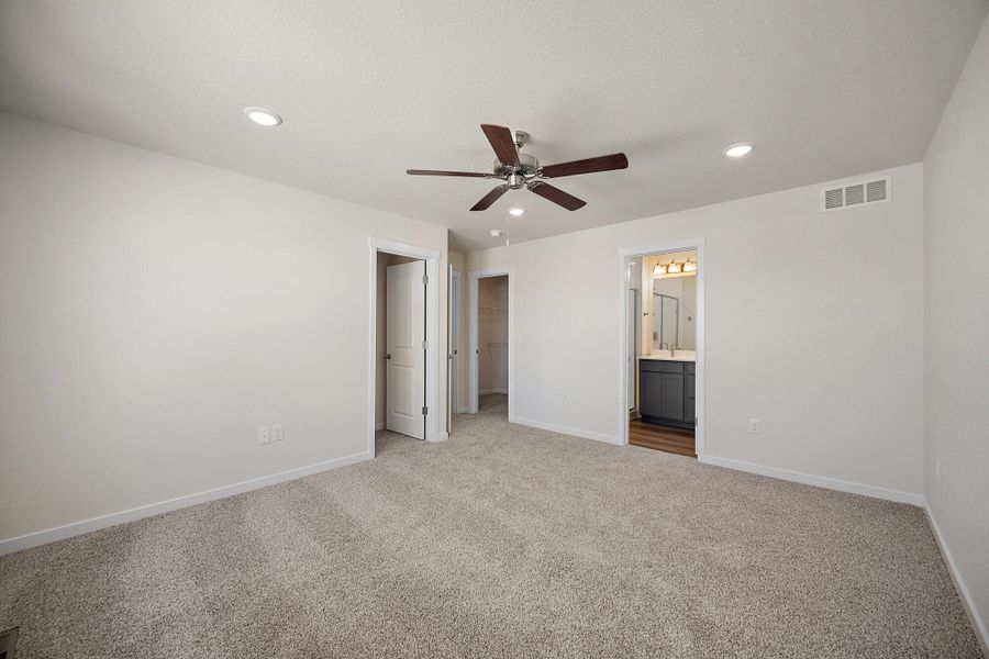 Spacious, unfurnished interior of a new home in Aspen Ranch, Fountain (Image 31).