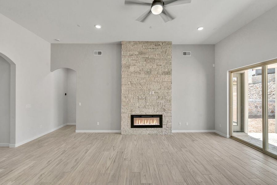 Spacious, unfurnished interior of a new home in Painted Sky, El Paso (Image 30). Spacious, unfurnished interior of a new home in Painted Sky, El Paso (Image 30).