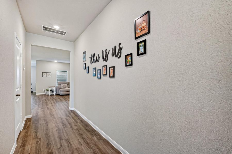 Spacious, unfurnished interior of a new home in Sweetgrass Village, Crosby (Image 19).