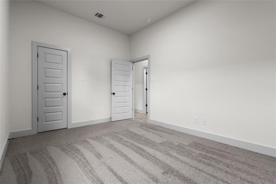 Spacious, unfurnished interior of a new home in , Dallas (Image 13).