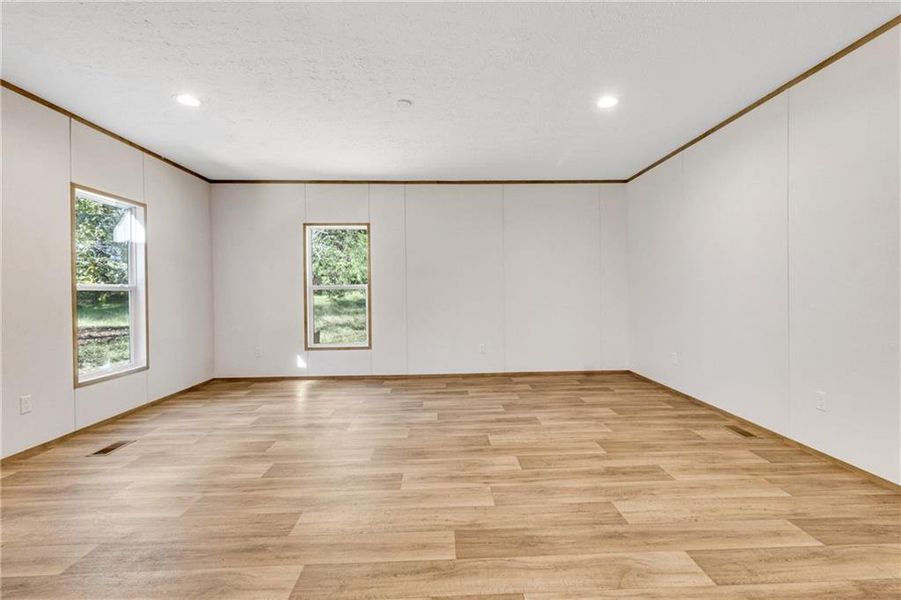 Spacious, unfurnished interior of a new home in , Villa Rica (Image 22).