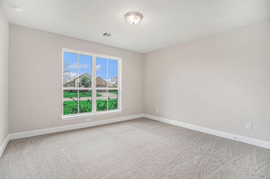 Spacious, unfurnished interior of a new home in Lago Mar, Texas City (Image 8).