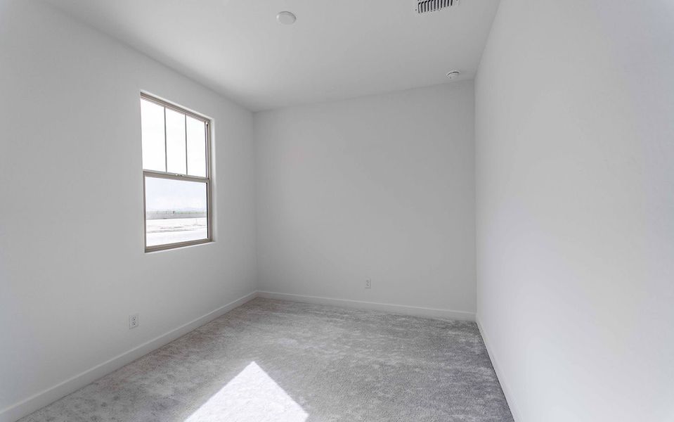 Spacious, unfurnished interior of a new home in Rancho Santa Rosa, Maricopa (Image 19).