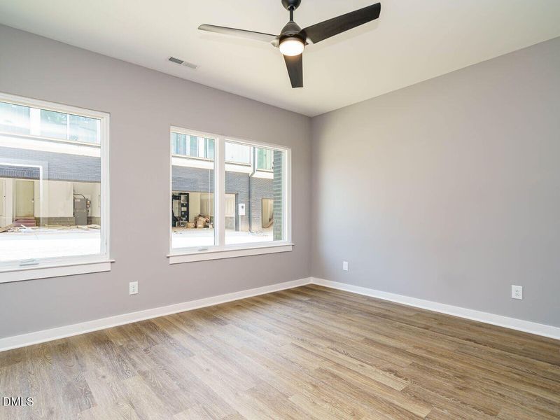 006-1280x960-bedroom