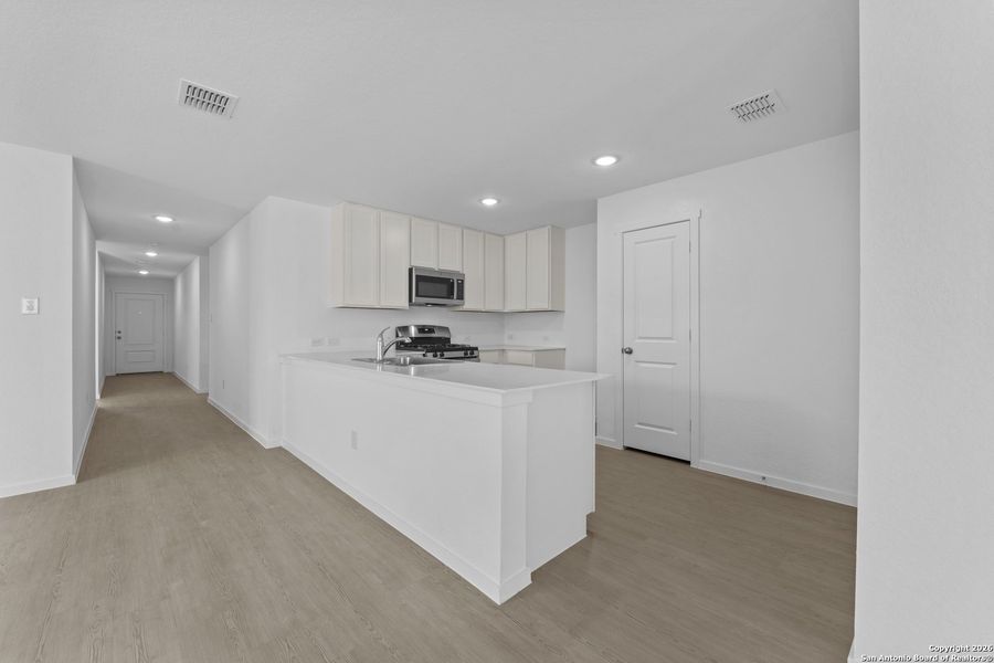 Furnished interior view inside a new home in Friendship Oaks, Fredericksburg (Image 6).