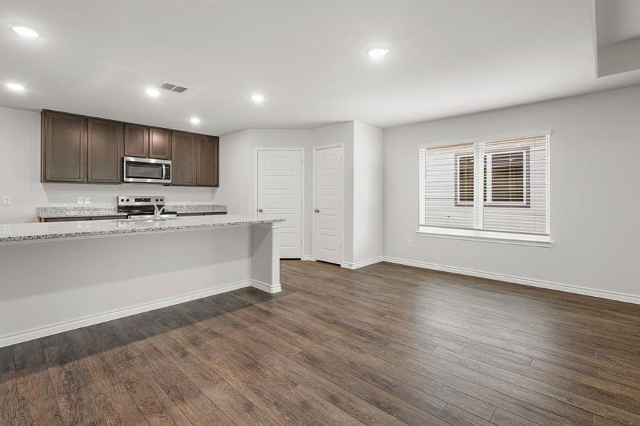 Image 14 of a home in Sycamore Landing.