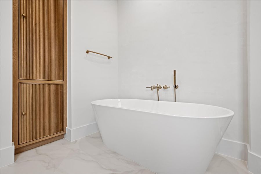 Close-up of interior finishes inside a home in , Houston (Image 16). Close-up of interior finishes inside a home in , Houston (Image 16).