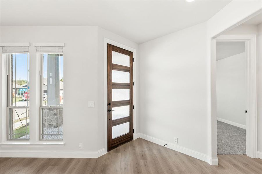 Spacious, unfurnished interior of a new home in Ridgepoint, Midlothian (Image 20).