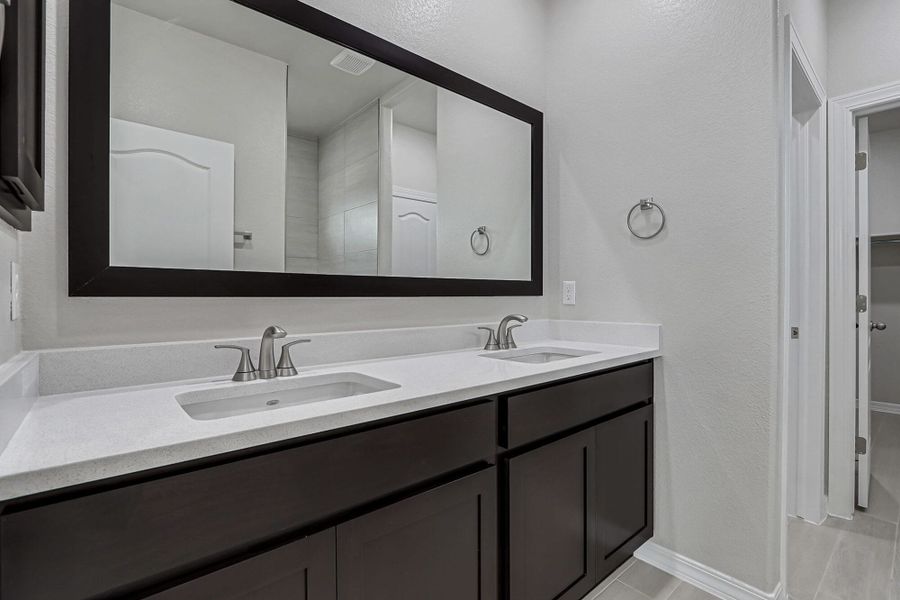 Furnished interior view inside a new home in Emerald Estates, Horizon City (Image 15). Furnished interior view inside a new home in Emerald Estates, Horizon City (Image 15).