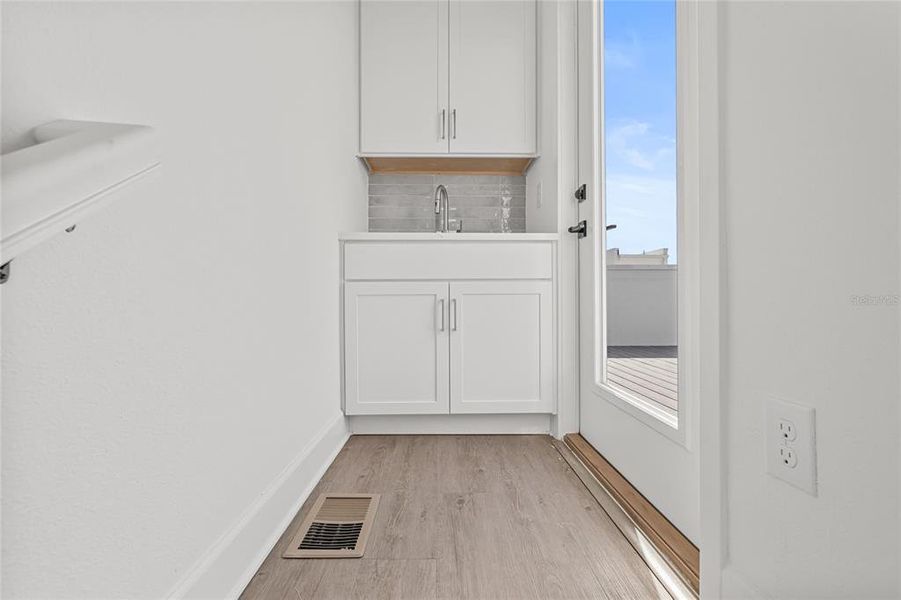 Spacious, unfurnished interior of a new home in Alante, St. Petersburg (Image 28).