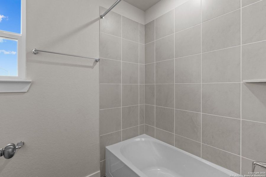 Image 25 of a home in Senna.