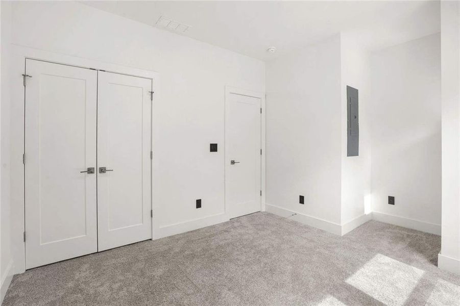 Spacious, unfurnished interior of a new home in , Atlanta (Image 23).
