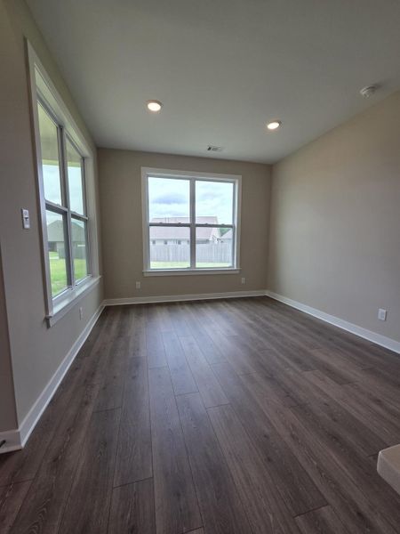 Spacious, unfurnished interior of a new home in Twin Oaks, Oakland (Image 18).
