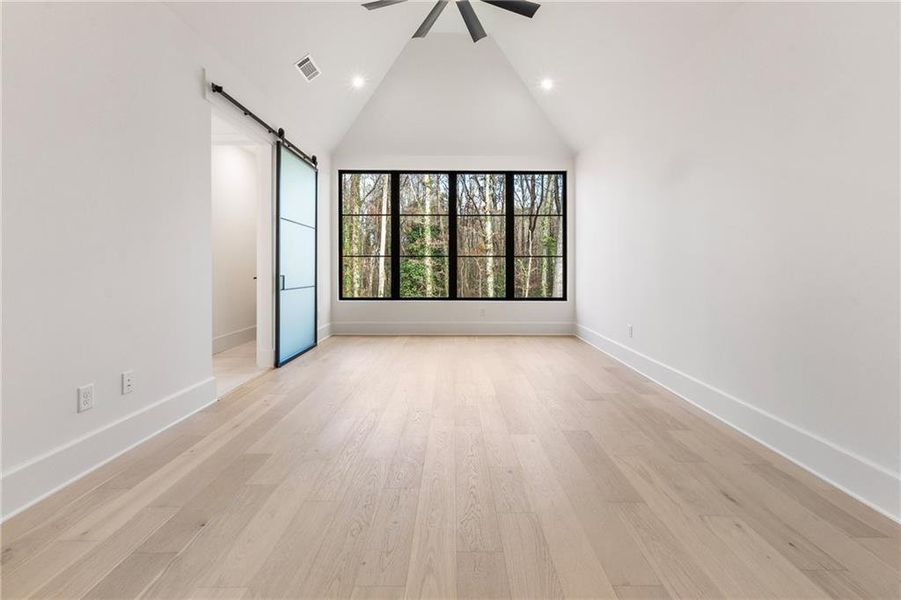 Spacious, unfurnished interior of a new home in , Alpharetta (Image 21).