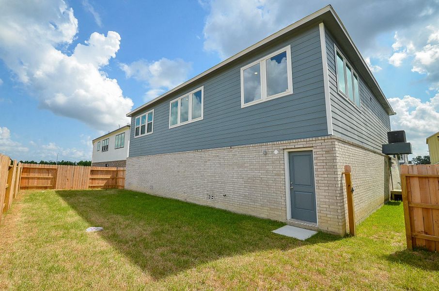This yard is fully fenced to ensure privacy. This yard is fully fenced to ensure privacy.