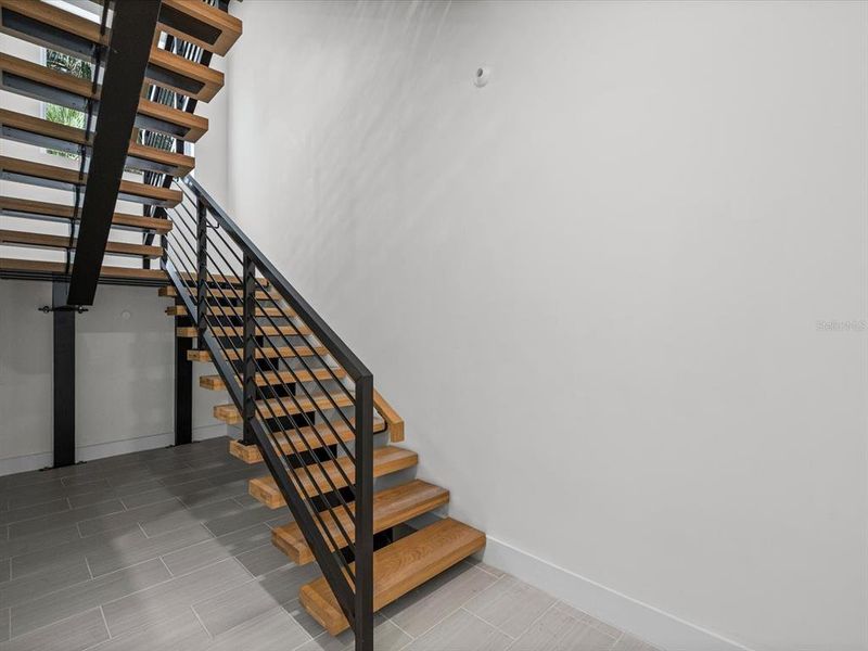 Spacious, unfurnished interior of a new home in , Clearwater (Image 27).
