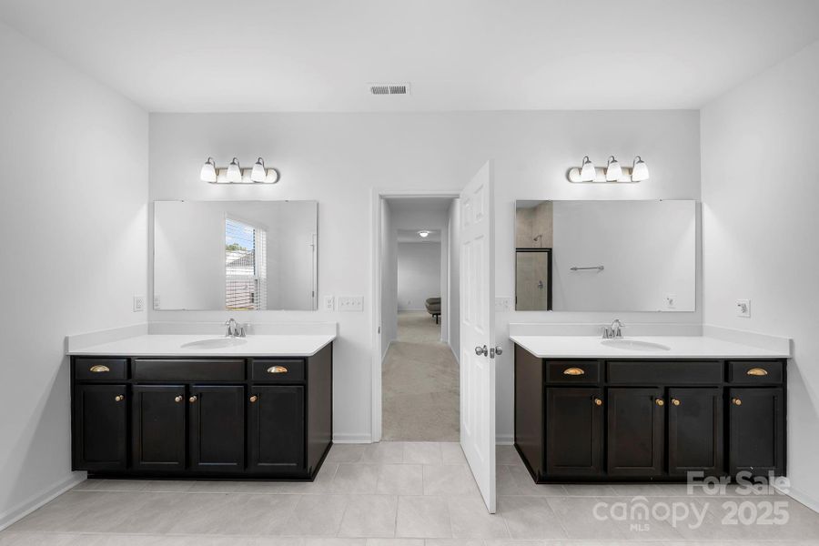 Image 43 of a home in .