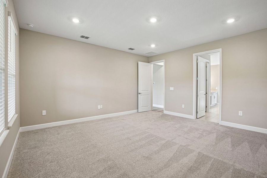 Spacious, unfurnished interior of a new home in Firethorn, Parrish (Image 17).