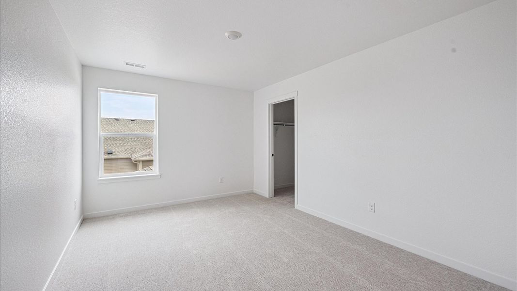 Spacious, unfurnished interior of a new home in Silver Peaks, Lochbuie (Image 20). Spacious, unfurnished interior of a new home in Silver Peaks, Lochbuie (Image 20).